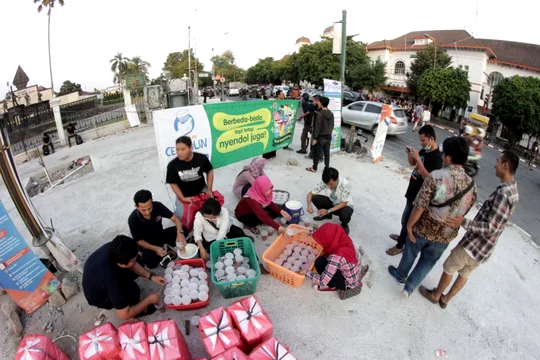 Bimasakti dan Kaskus Bagi-Bagi Takjil di Yogyakarta