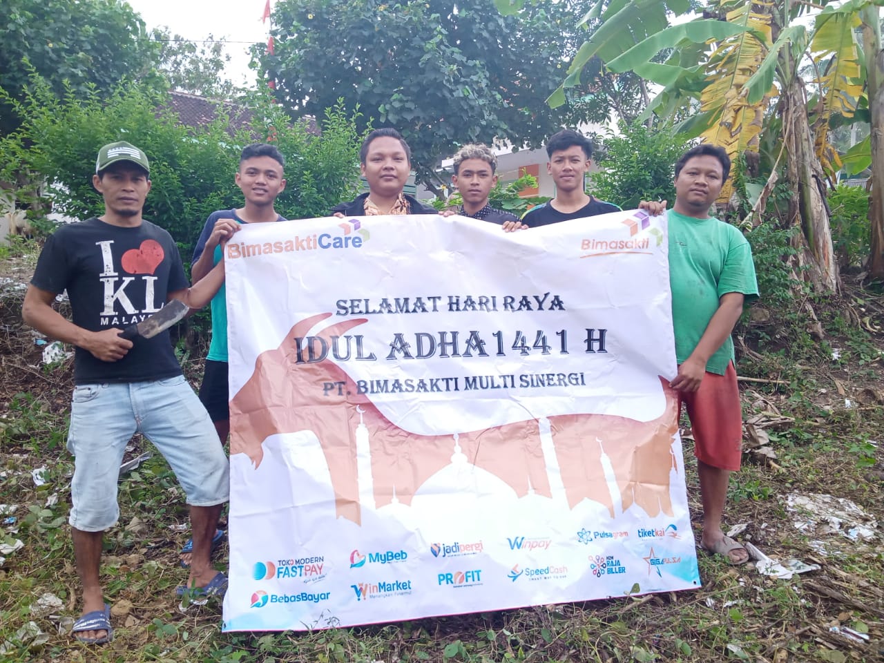 Peringatan Hari Raya Idul Adha 1441 H, Bimasakticare Salurkan Hewan Qurban di Daerah 3T