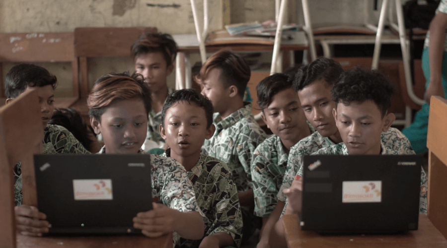 Gandeng Komunitas KLG dan ALS, YBPN Peringati Hari Pendidikan Nasional di SDN Sawohan II dan SMPN Satu Atap Dusun Kepetingan